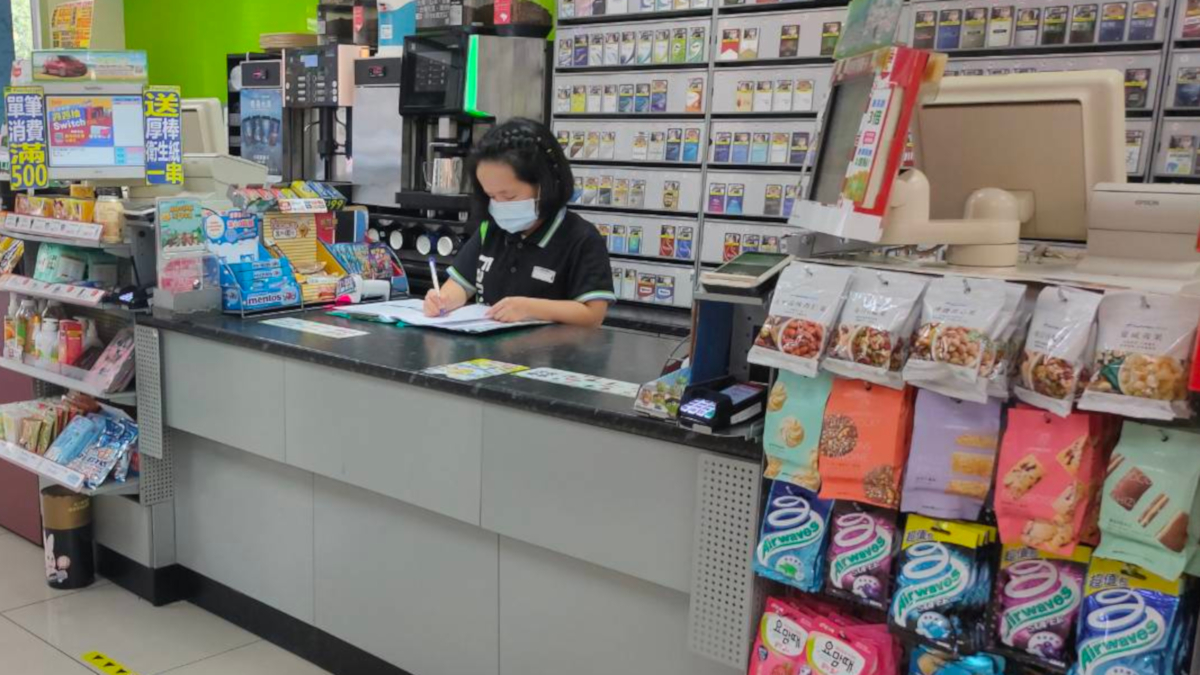 便利商店工作的透納氏症的朋友