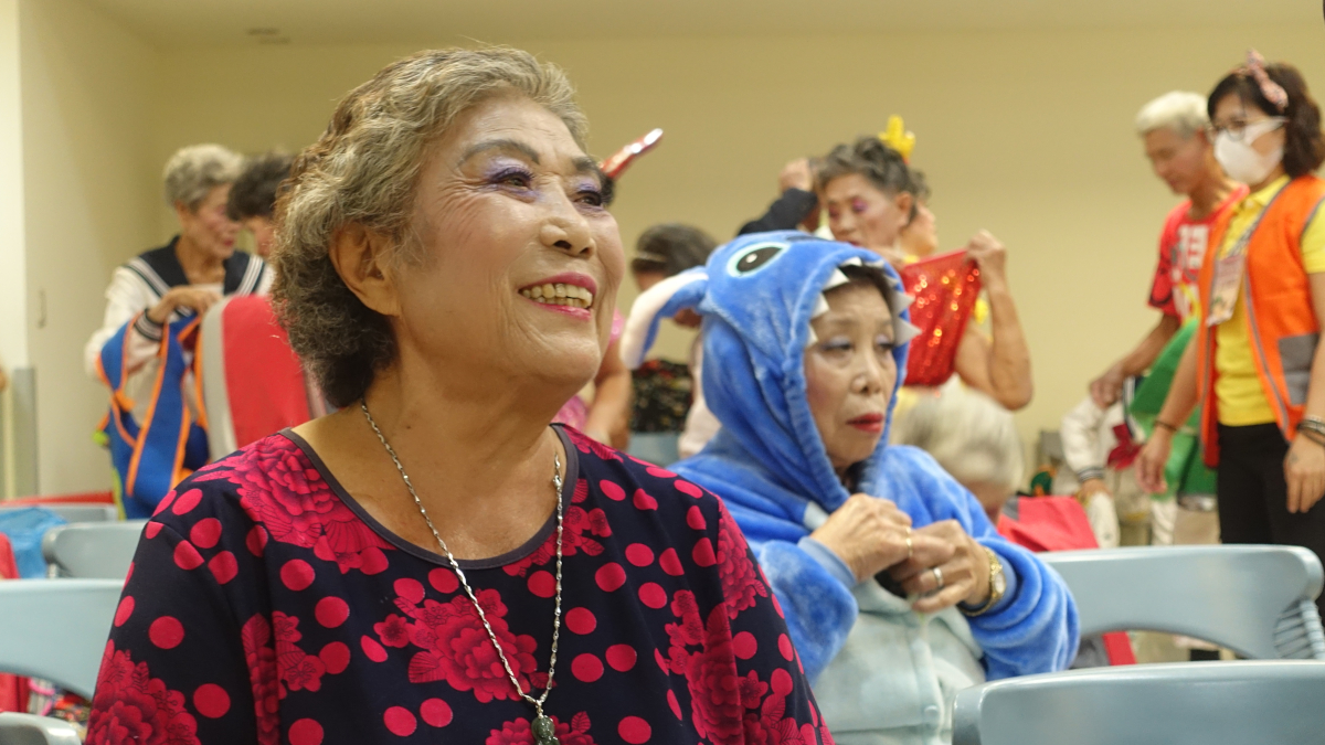 長輩上小巨蛋表演