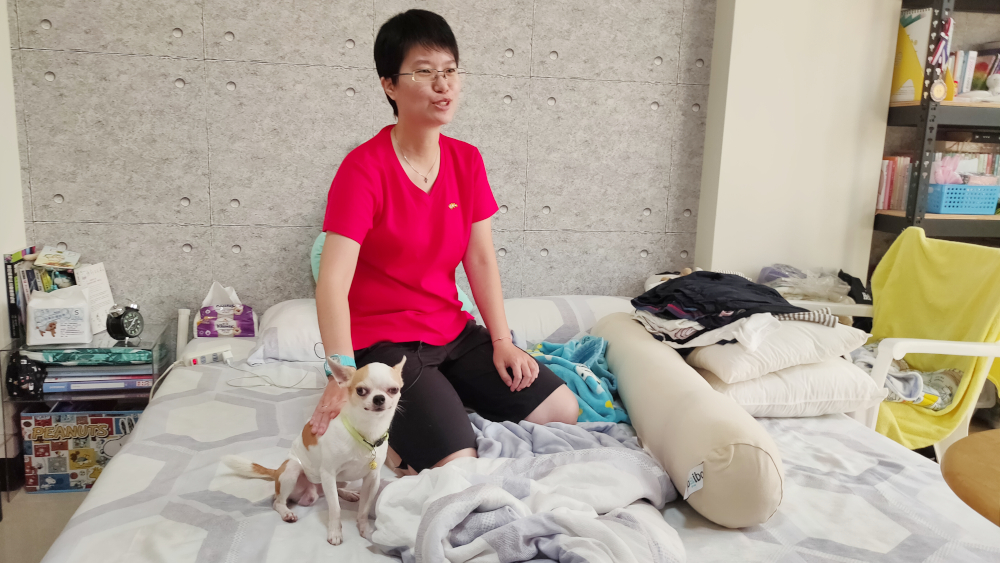 阿勇陪伴草莓度過許多時光