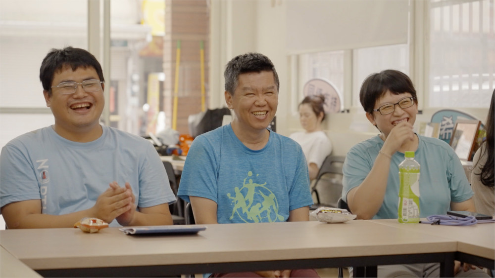 來到會所，會員們不用假裝自己很好，同儕們彼此都能互相理解