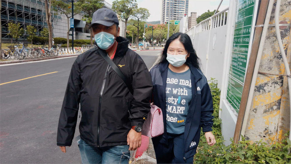 雖然姊姊已經結婚有自己的家庭，但是仍然常常來看演慈康復之家探望國偉