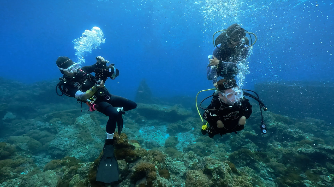 兩位教練協助凱哥