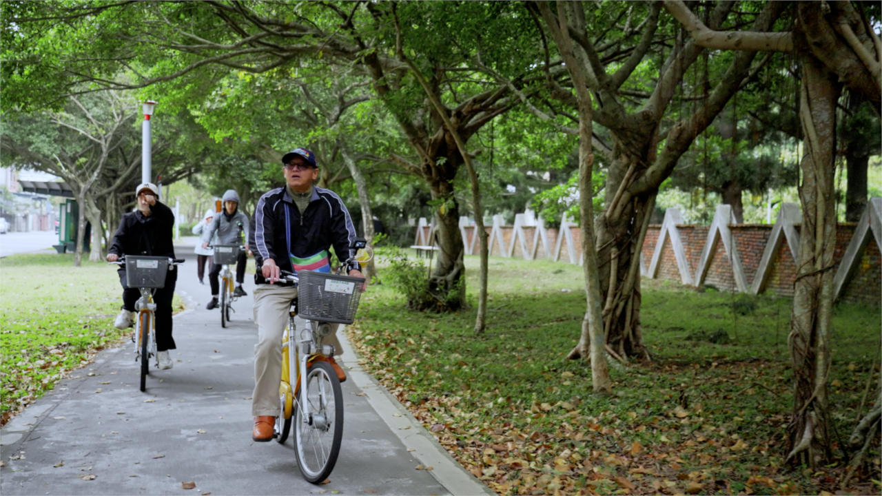 爸爸平常因為工作的關係，比較少參與大一的活動，全家人一起騎UBIKE出遊，這還是第一次