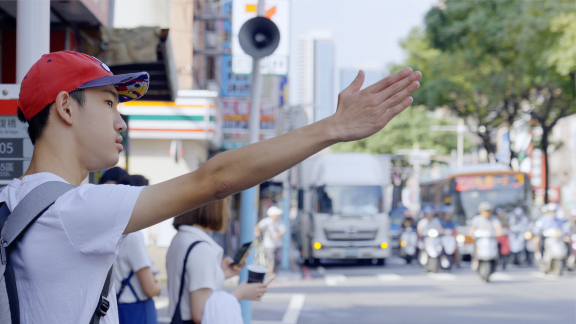 搭乘公車是大一最開心的事