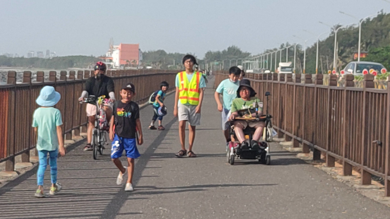 台南自學團的孩子們來陪小齊走一段